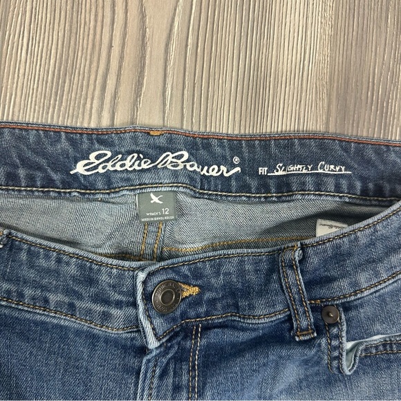 Eddie Bauer Denim Bermuda Shorts Women’s 12 Medium Wash Casual Summer Vacation - Picture 3 of 5